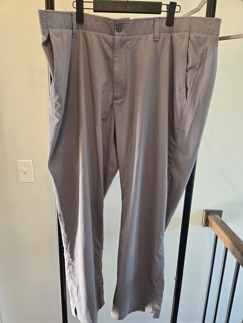Under Armour Men’s 42x30 Gray Performance Golf Casual Pants – Stretch
